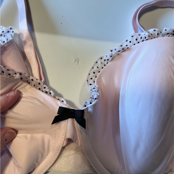 Victoria’s Secret Soft Pink Bra. Size 34D. - Picture 2 of 8